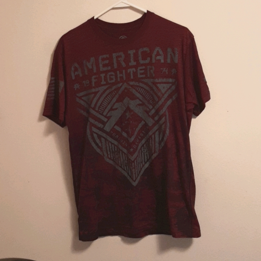 Men's American Fighter t-shirt. Size L
